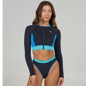 Women's Black and Blue Long Sleeve Crop Rashguard